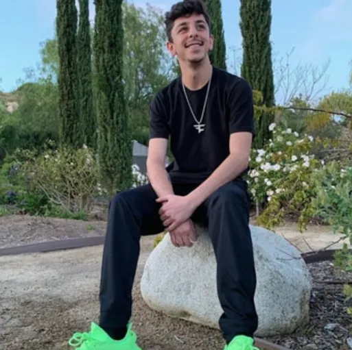 faze rug height