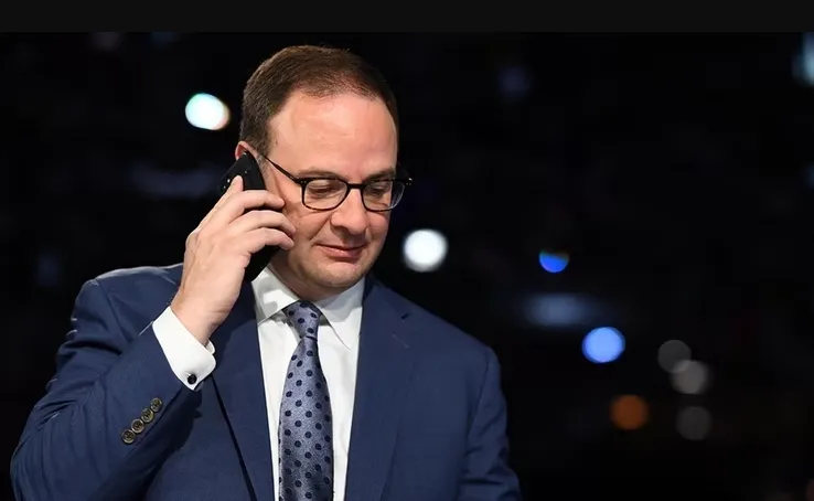 adrian wojnarowski net worth